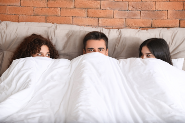 threesome dating